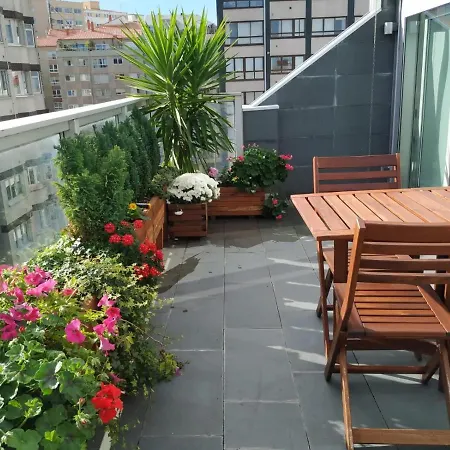 Penthouse With Terrace And Views Near Oza's Beach Apartamento