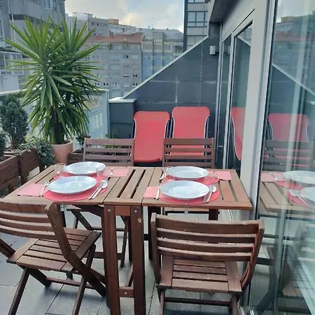 Penthouse With Terrace And Views Near Oza's Beach Apartamento