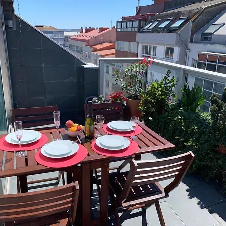 Penthouse With Terrace And Views Near Oza's Beach Apartamento